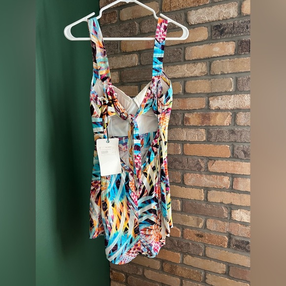 NWT Oxford Circus lightweight Romper, size Large. - Picture 2 of 2